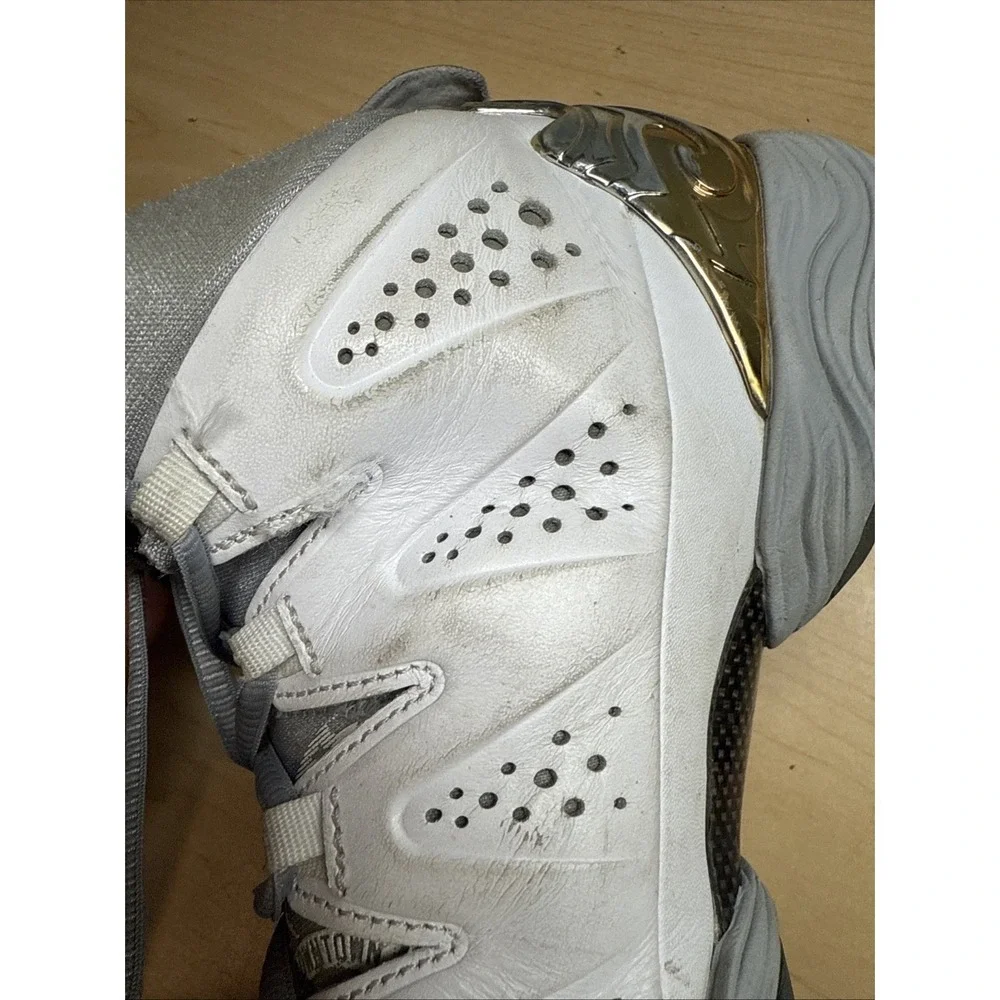 Air Jordan Melo M10 White Wolf Grey Green Glow Size 9 Sneakers 629876-105